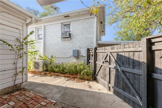 800 South Ennis Street, Bryan, TX 77803