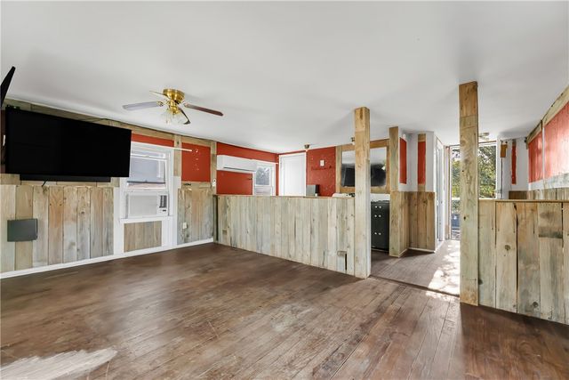 800 South Ennis Street, Bryan, TX 77803