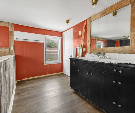 800 South Ennis Street, Bryan, TX 77803