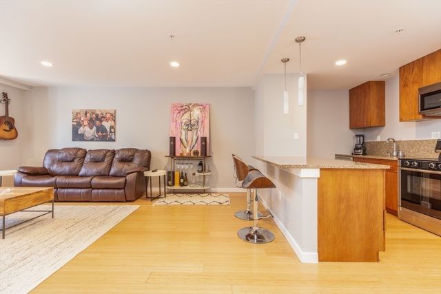 16 Miner St 306, Boston, MA 02215