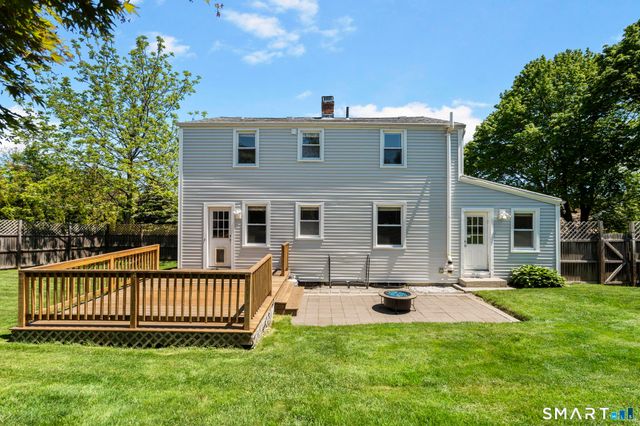 77 Round Hill Road, Fairfield, CT 06824