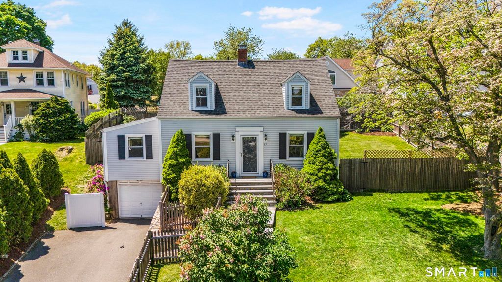 77 Round Hill Road, Fairfield, CT 06824