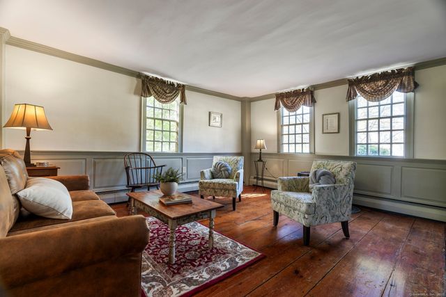 1696 Main Street, Glastonbury, CT 06033