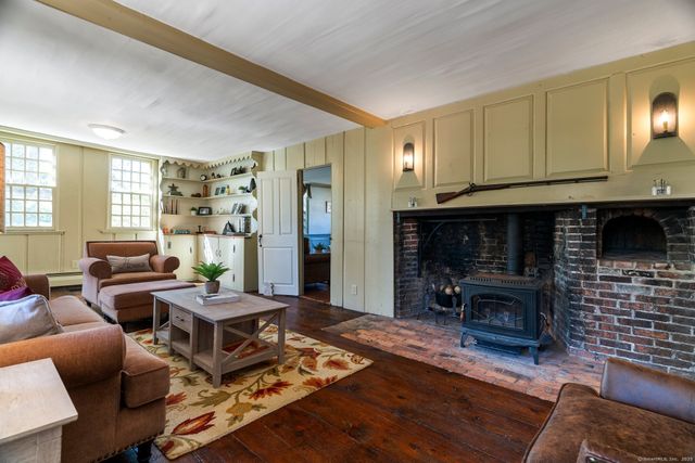 1696 Main Street, Glastonbury, CT 06033