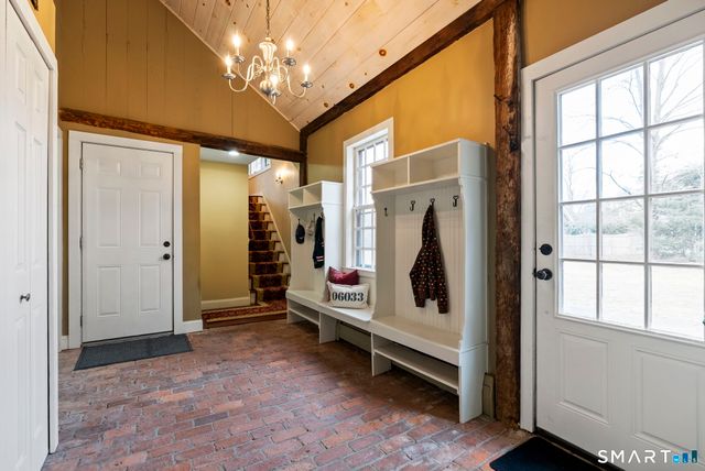 1696 Main Street, Glastonbury, CT 06033