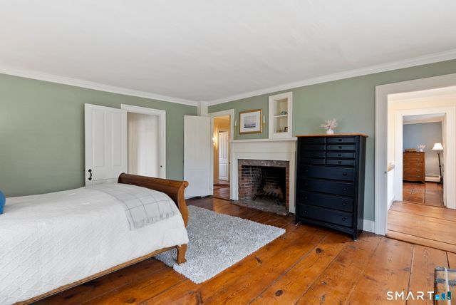 1696 Main Street, Glastonbury, CT 06033