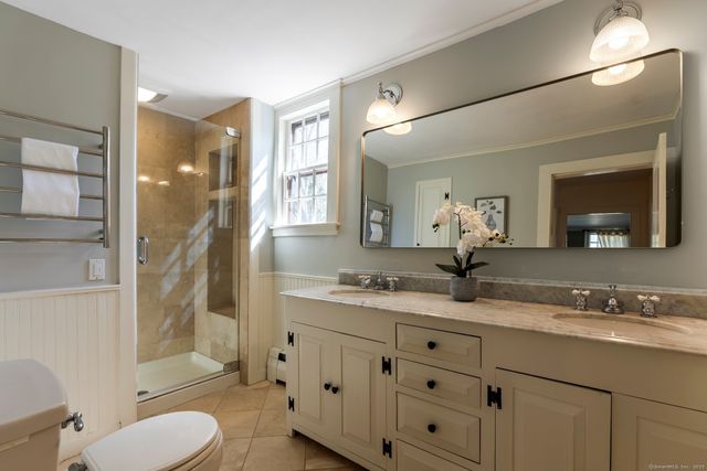 1696 Main Street, Glastonbury, CT 06033