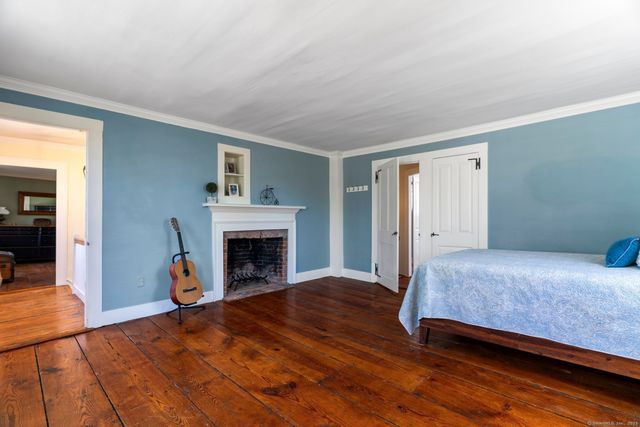 1696 Main Street, Glastonbury, CT 06033