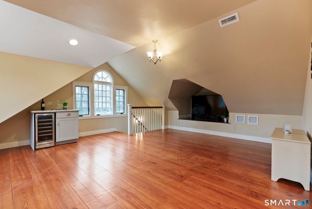 1696 Main Street, Glastonbury, CT 06033