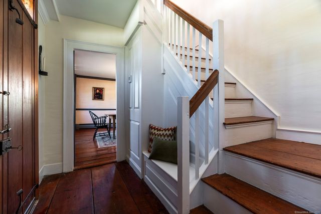 1696 Main Street, Glastonbury, CT 06033