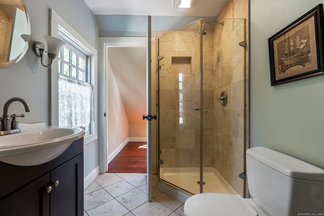 1696 Main Street, Glastonbury, CT 06033