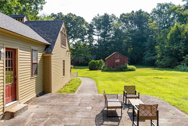 1696 Main Street, Glastonbury, CT 06033