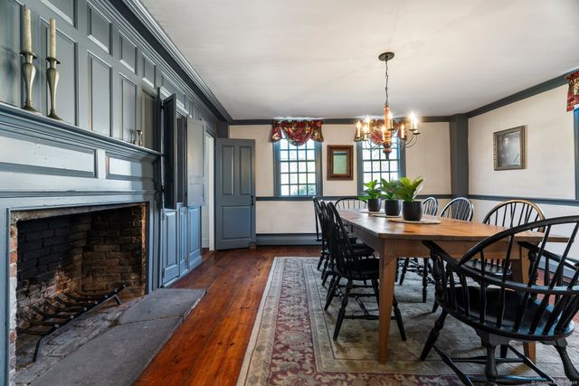 1696 Main Street, Glastonbury, CT 06033