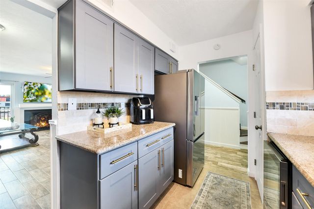 4011 Nasa Rd 1 Parkway 512, El Lago, TX 77586