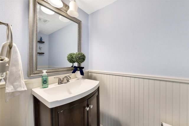 4011 Nasa Rd 1 Parkway 512, El Lago, TX 77586