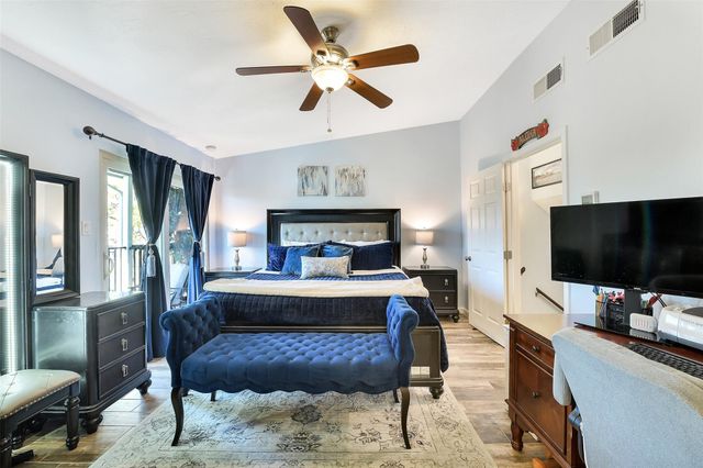 4011 Nasa Rd 1 Parkway 512, El Lago, TX 77586