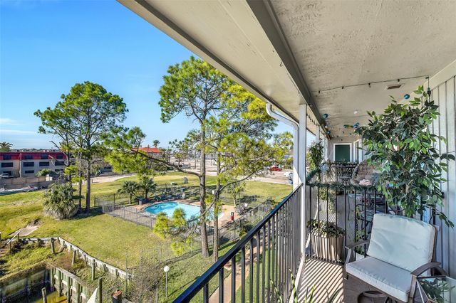 4011 Nasa Rd 1 Parkway 512, El Lago, TX 77586