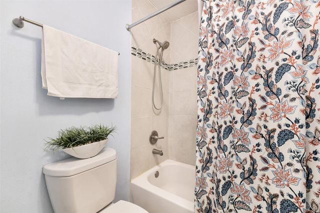 4011 Nasa Rd 1 Parkway 512, El Lago, TX 77586