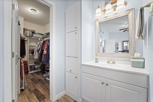 4011 Nasa Rd 1 Parkway 512, El Lago, TX 77586