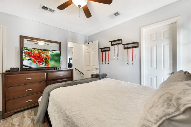 4011 Nasa Rd 1 Parkway 512, El Lago, TX 77586