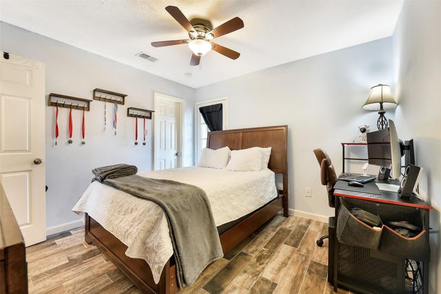 4011 Nasa Rd 1 Parkway 512, El Lago, TX 77586