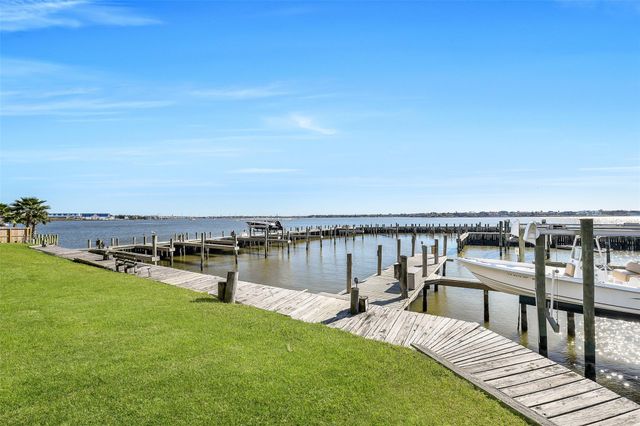 4011 Nasa Rd 1 Parkway 512, El Lago, TX 77586