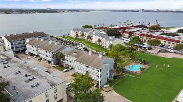 4011 Nasa Rd 1 Parkway 512, El Lago, TX 77586