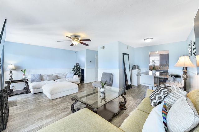 4011 Nasa Rd 1 Parkway 512, El Lago, TX 77586