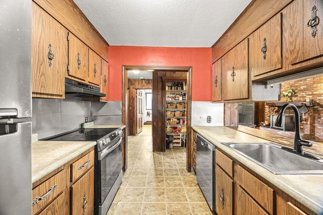 1080 Locust, Raynham, MA 02767