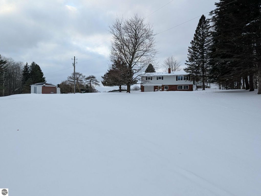 17527 110th Avenue, Evart, MI 49631