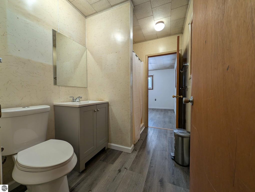 Image 7 of property listing at 17527 110th Avenue, Evart, MI 49631