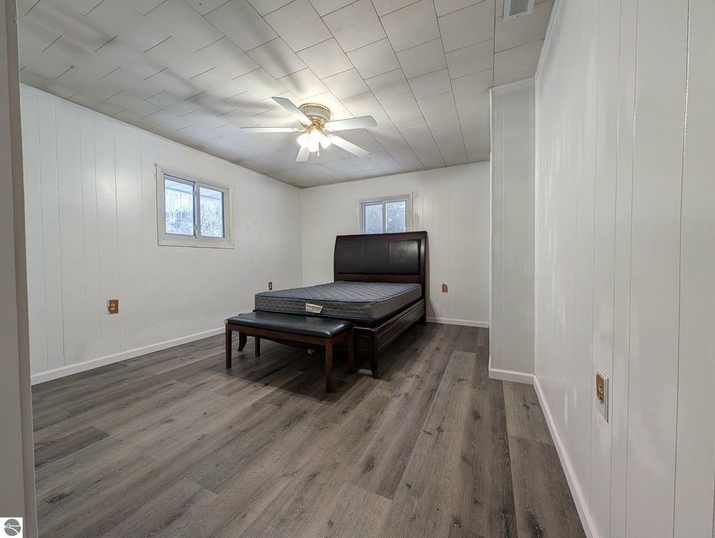 Image 16 of property listing at 17527 110th Avenue, Evart, MI 49631