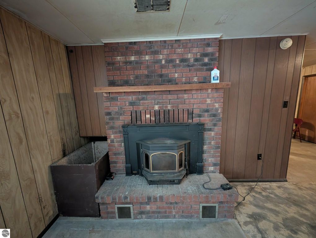 Image 23 of property listing at 17527 110th Avenue, Evart, MI 49631