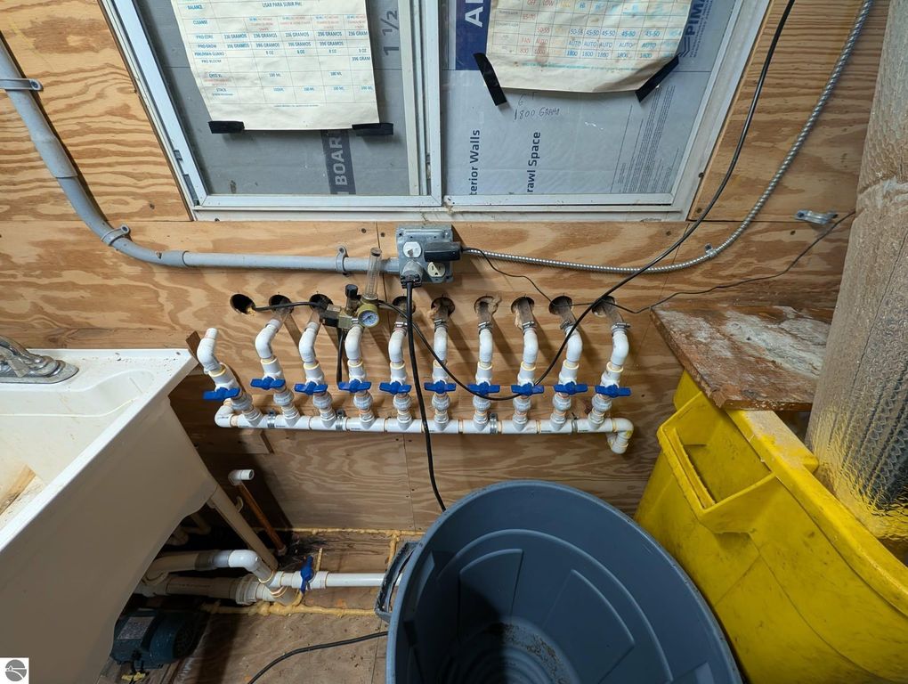 Image 34 of property listing at 17527 110th Avenue, Evart, MI 49631