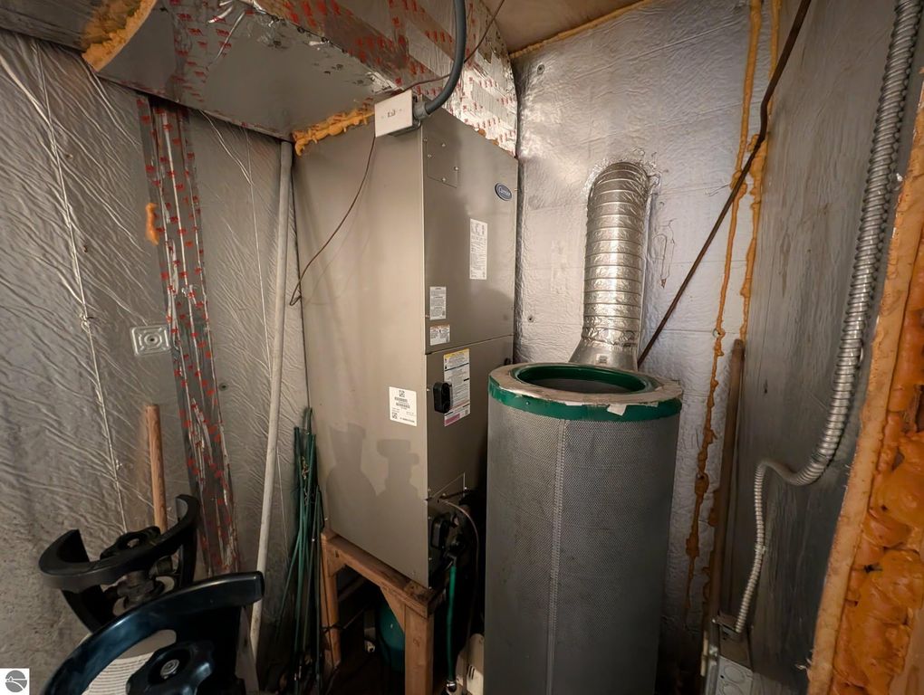 Image 36 of property listing at 17527 110th Avenue, Evart, MI 49631