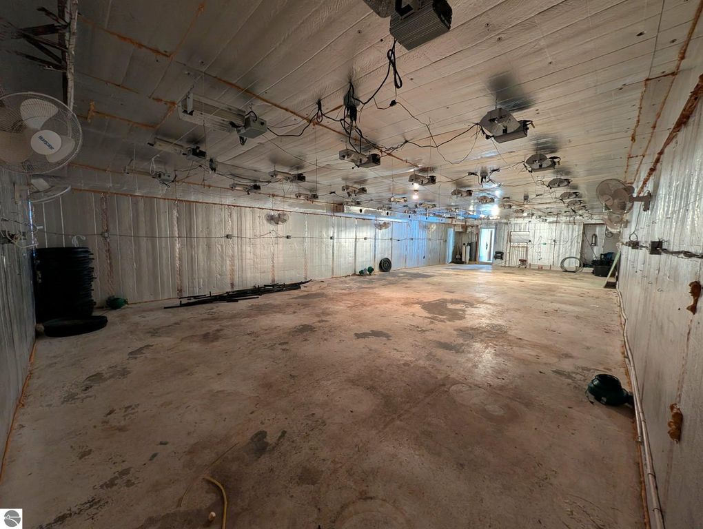 Image 40 of property listing at 17527 110th Avenue, Evart, MI 49631