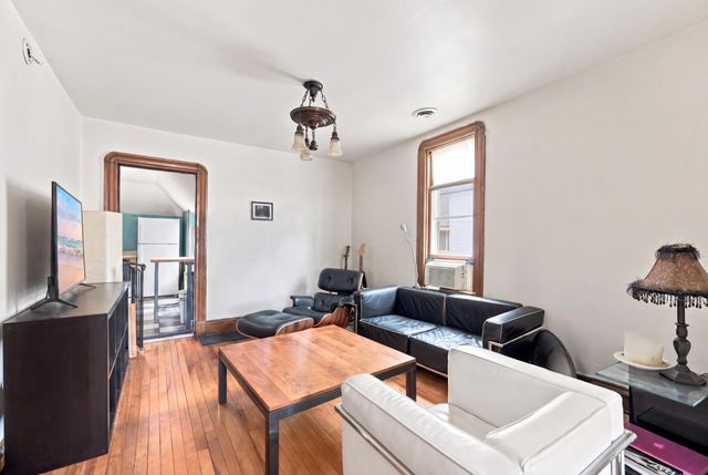 2641 Pillsbury Avenue S, Minneapolis, MN 55408