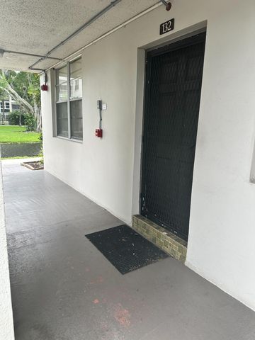 4850 NW 29th Court 132, Lauderdale Lakes, FL 33313