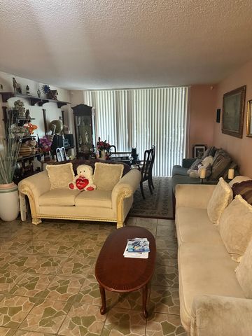 4850 NW 29th Court 132, Lauderdale Lakes, FL 33313
