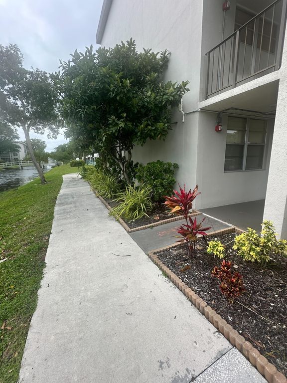 4850 NW 29th Court 132, Lauderdale Lakes, FL 33313
