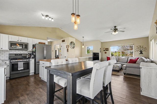 7864 County Farm Road, Greenville, MI 48838