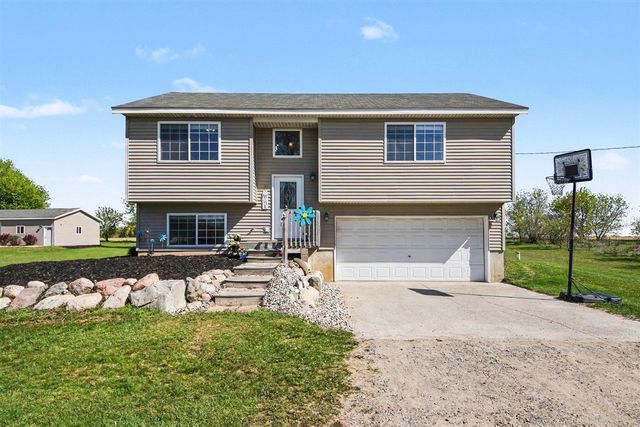 7864 County Farm Road, Greenville, MI 48838