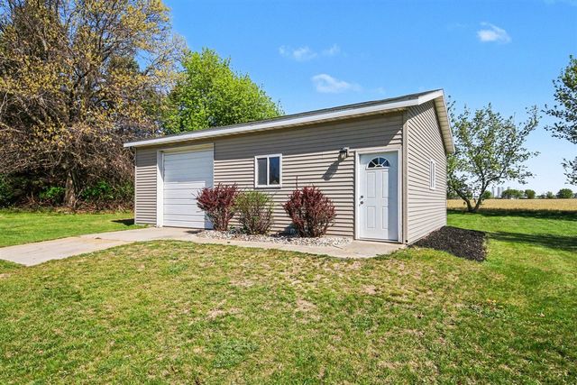 7864 County Farm Road, Greenville, MI 48838