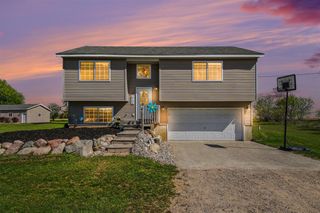 7864 County Farm Road, Greenville, MI 48838