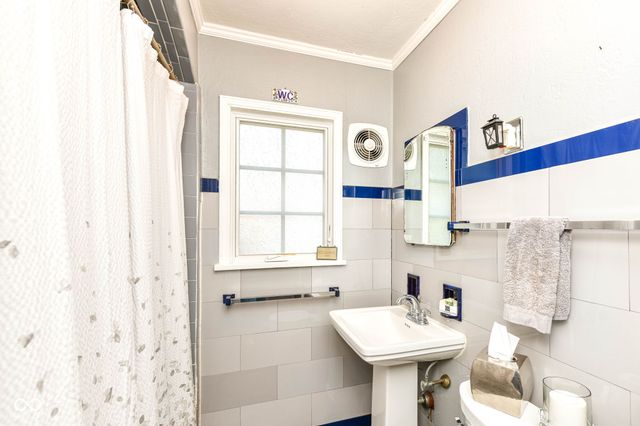 5683 Winthrop Avenue, Indianapolis, IN 46220