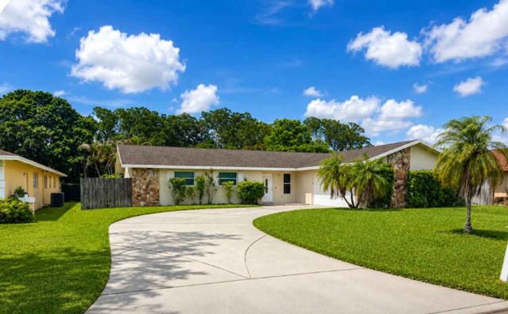 113 Sandpiper Avenue, Royal Palm Beach, FL 33411