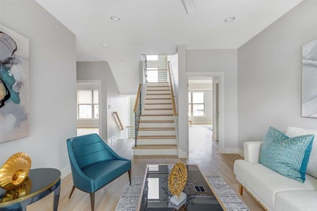 3704 W Beverly Drive, Dallas, TX 75209