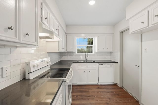 2707 Straznicky Road, Beasley, TX 77417