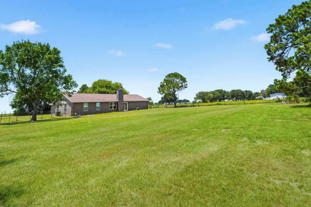 2707 Straznicky Road, Beasley, TX 77417