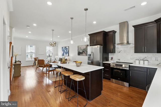 402 WOODCREST DR SE, Washington, DC 20032